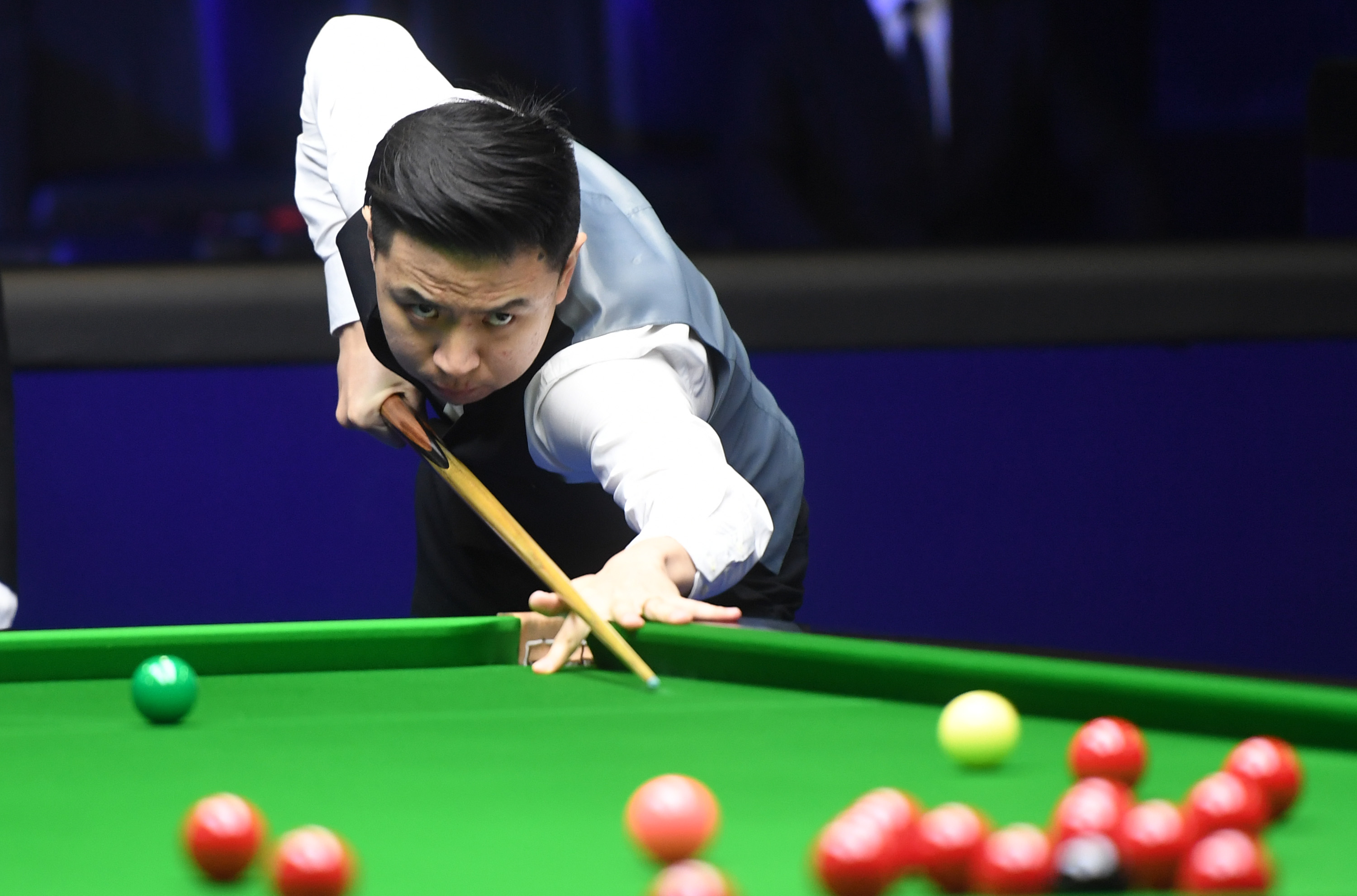 间内重振旗 间内重振旗