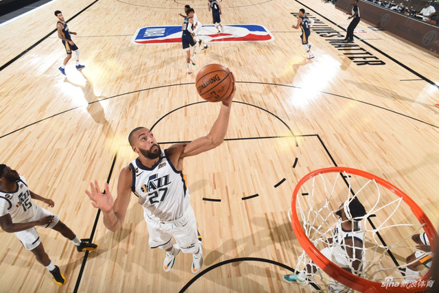 在现代足球 在现代足球